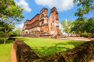 Days 3–4: Polonnaruwa & Minneriya Safari 